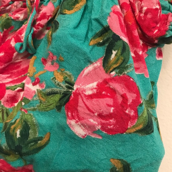 Floral Crop Top - Picture 3 of 5